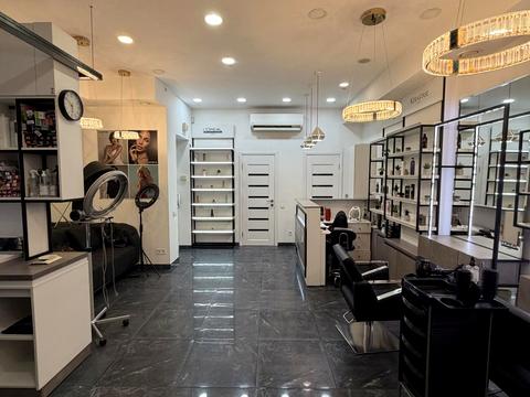 коммерческая по адресу Антоновича ул. (Горького), 131