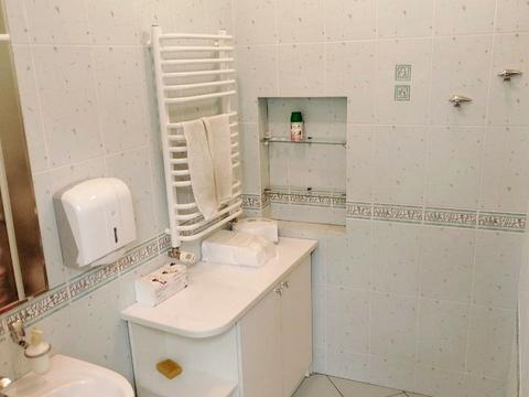 коммерческая по адресу Ярослава Стецько ул., 8