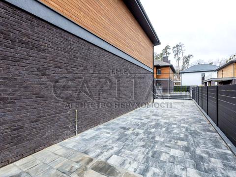 будинок за адресою Валерія Лобановського вул.