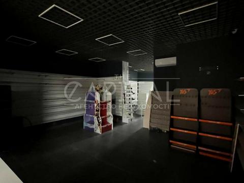 комерційна за адресою Абрикосова вул., 3-Б