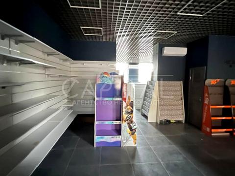 комерційна за адресою Абрикосова вул., 3-Б