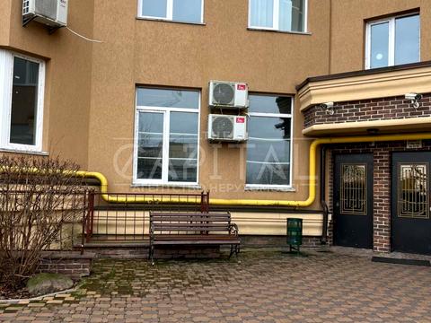 комерційна за адресою Абрикосова вул., 3-Б