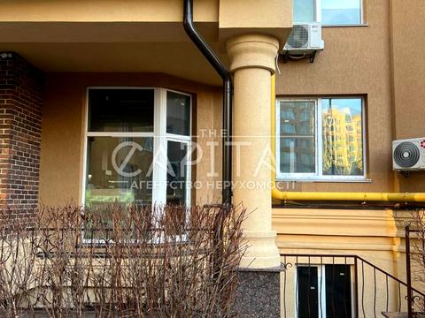 комерційна за адресою Абрикосова вул., 3-Б