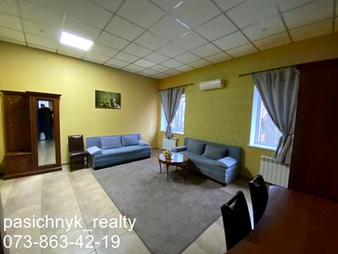 комерційна за адресою Яснополянська вул., 9а