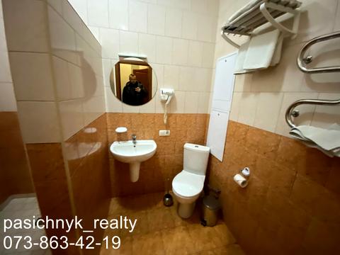 комерційна за адресою Яснополянська вул., 9а