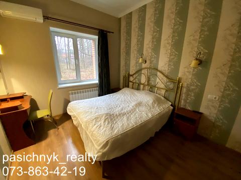 комерційна за адресою Яснополянська вул., 9а