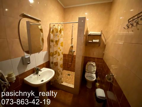 комерційна за адресою Яснополянська вул., 9а