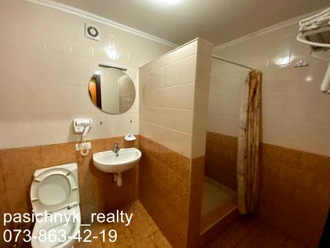 комерційна за адресою Яснополянська вул., 9а