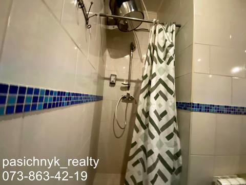 комерційна за адресою Яснополянська вул., 9а