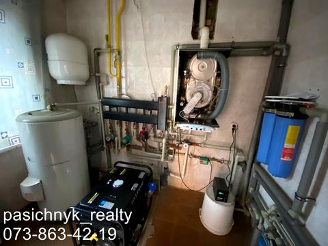 комерційна за адресою Яснополянська вул., 9а