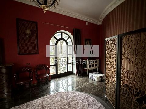 будинок за адресою Лаврська вул. (Січневого Повстання)