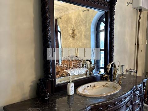 будинок за адресою Лаврська вул. (Січневого Повстання)