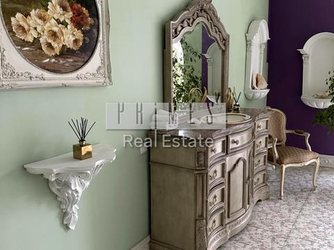 будинок за адресою Лаврська вул. (Січневого Повстання)