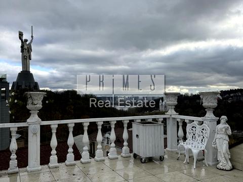 будинок за адресою Лаврська вул. (Січневого Повстання)