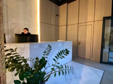 комерційна за адресою Набережна Перемоги вул., 40-Д