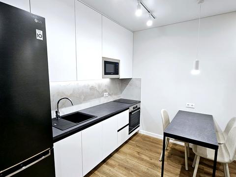 квартира за адресою Салютна вул., 2к21