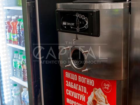 комерційна за адресою Лугова вул., 12