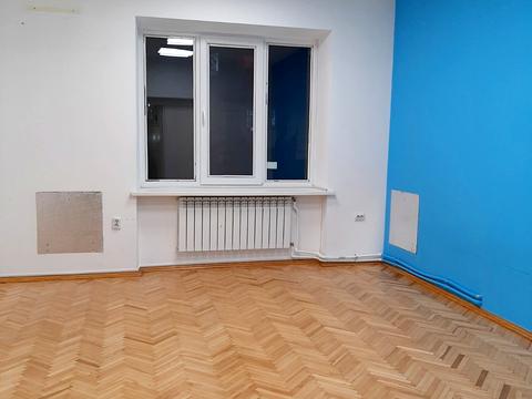 комерційна за адресою Переяславська вул., 9