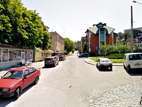 комерційна за адресою Переяславська вул., 9