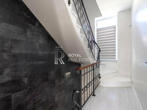 будинок за адресою Миколайчука