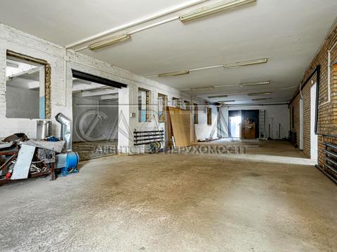 комерційна за адресою Промисловий, 1