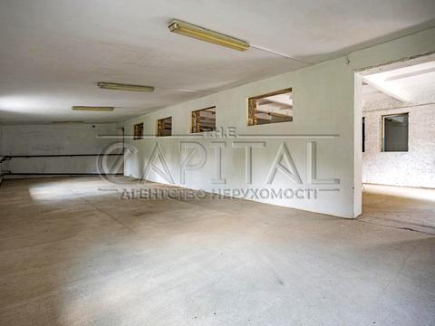 комерційна за адресою Промисловий, 1