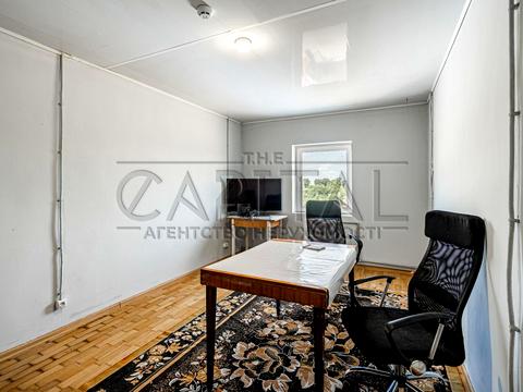 комерційна за адресою с. Русанів, Жовтнева, 5