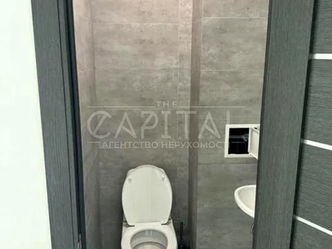 комерційна за адресою Вінстона Черчилля вул. (Червоноткацька), 25