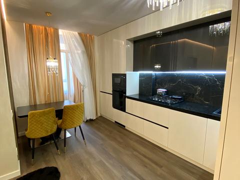 квартира за адресою В'ячеслава Чорновола вул. (), 5