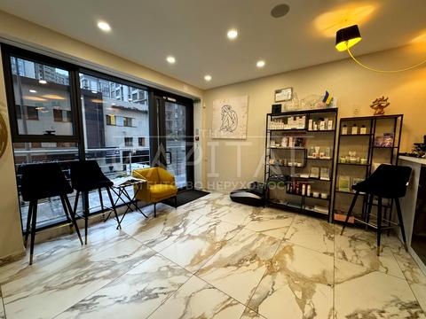 комерційна за адресою Андрія Верхогляда вул. (Михайла Драгомирова), 14-А