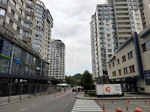 комерційна за адресою Андрія Верхогляда вул. (Михайла Драгомирова), 14-А