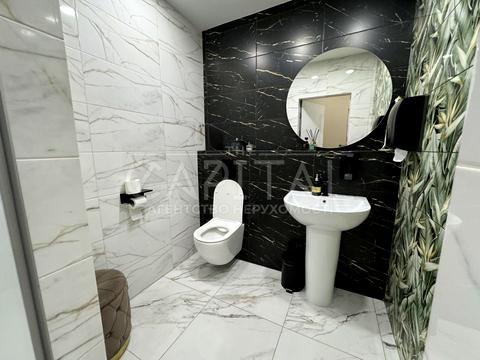 комерційна за адресою Андрія Верхогляда вул. (Михайла Драгомирова), 14-А