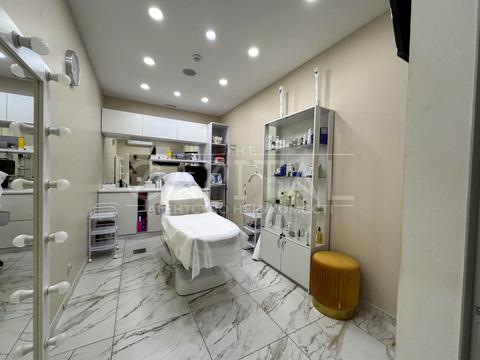 комерційна за адресою Андрія Верхогляда вул. (Михайла Драгомирова), 14-А