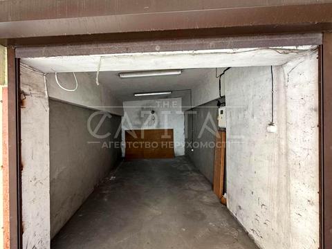 паркоместо по адресу Евгения Коновальца ул. (Щорса), 32-Б