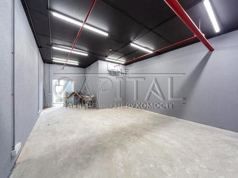 коммерческая по адресу Лісова, 4