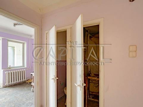 комерційна за адресою Героїв полку "Азов" вул. (Маршала Малиновського), 4