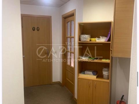 комерційна за адресою Анни Ахматової вул., 13