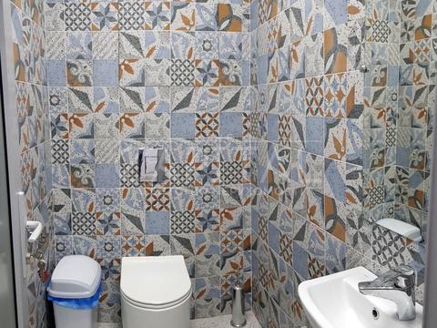 комерційна за адресою Володимира Івасюка просп. (Героїв Сталінграду), 8