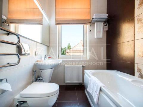 коммерческая по адресу Николая Михновского бульв. (Дружбы народов), 14-16