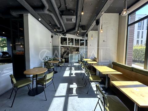 комерційна за адресою Салютна вул., 2к1