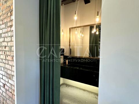 комерційна за адресою Салютна вул., 2к1