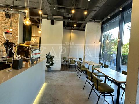 комерційна за адресою Салютна вул., 2к1