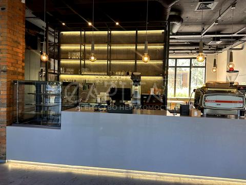 комерційна за адресою Салютна вул., 2к1