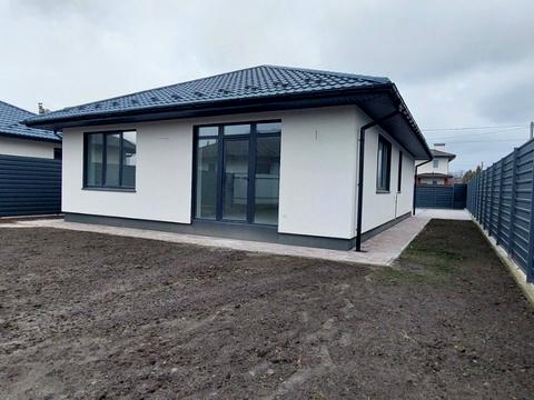 будинок за адресою с. Нові Петрівці, Вишнева