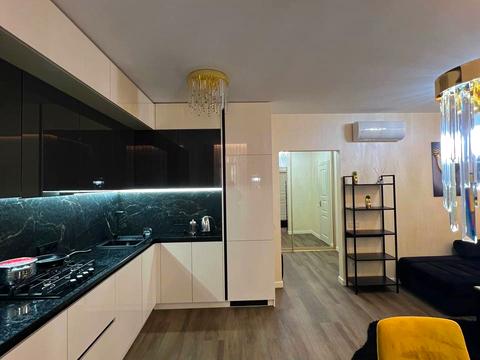 квартира за адресою В'ячеслава Чорновола вул. (), 5