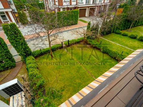 будинок за адресою с. Козин, Весняна