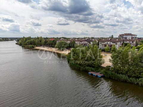 будинок за адресою с. Козин, Весняна