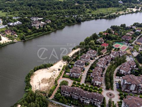 будинок за адресою с. Козин, Весняна