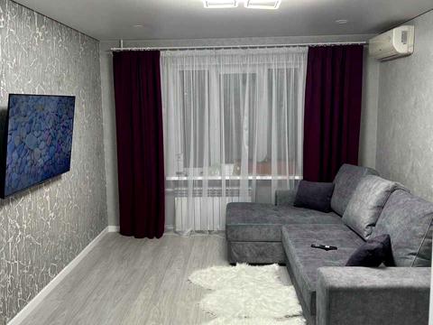 квартира за адресою Феодосійська вул., 8