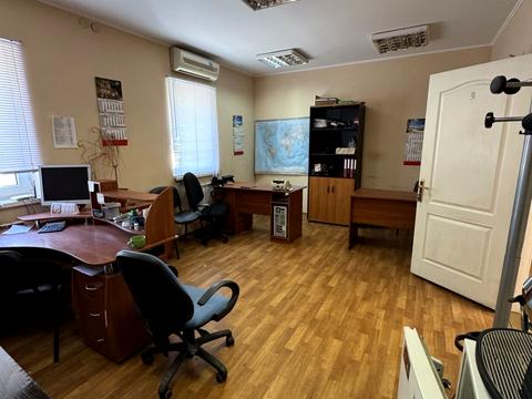 коммерческая по адресу Зимових Походів ул. (Молодогвардейская), 2